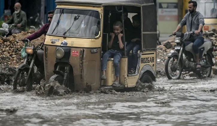 পাকিস্তানে ভারি বর্ষণে সৃষ্ট বন্যায় ১৯ জনের প্রাণহানি