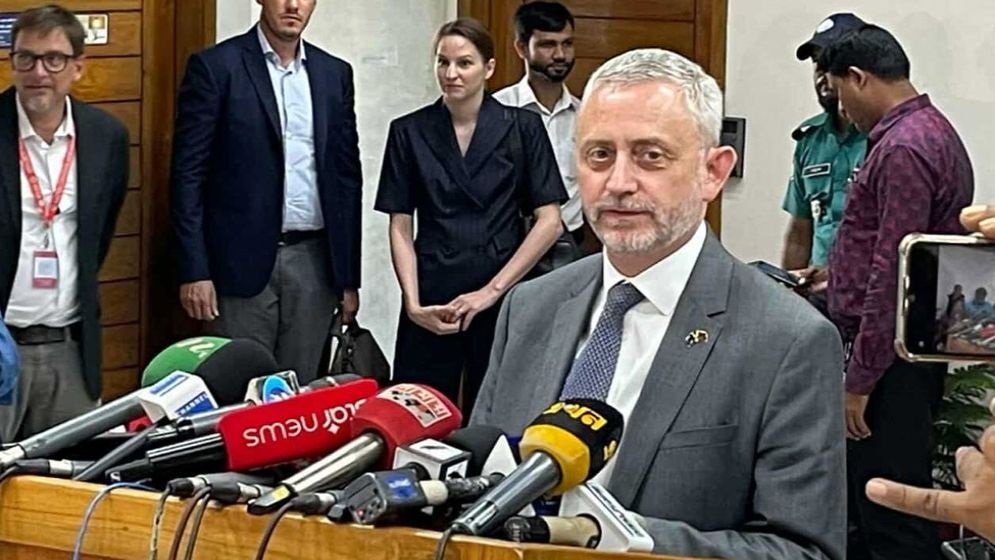 নির্বাচন